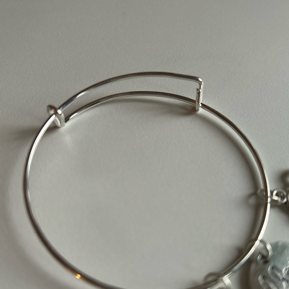 I love you bracelet ๐ - Picture 2 of 6